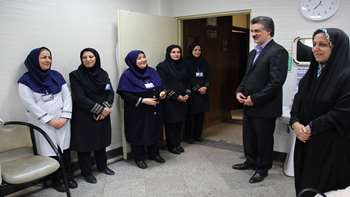بازدید رئیس و مسئولین بیمارستان ولایت به مناسبت روز پرستار ( 3 بهمن 96 )