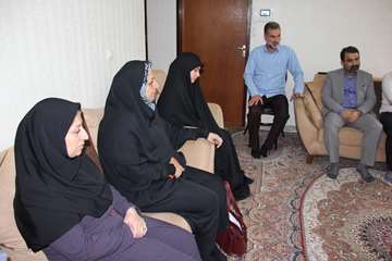  دیدار با خانواده شهید مسافر 